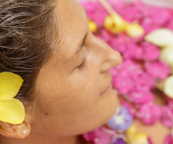Thaulle-Resort-Sri-Lanka-Ayurveda-Cure-Flowers