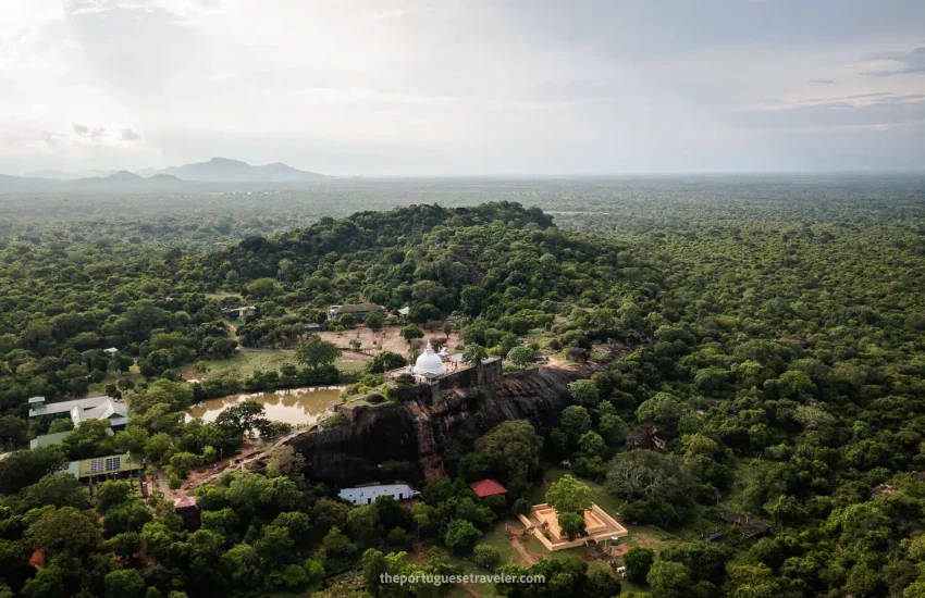 sithulpawwa-rock-temple-yala-sri-lanka